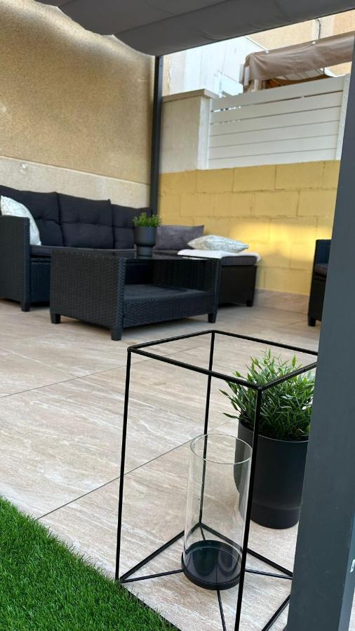 Appartamento Residencia Simona Torrevieja Esterno foto